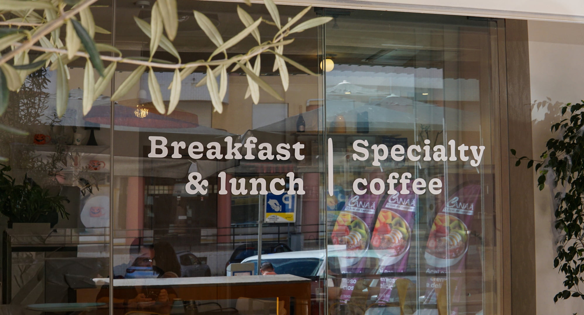 Fresh brunch dishes at Hani Café